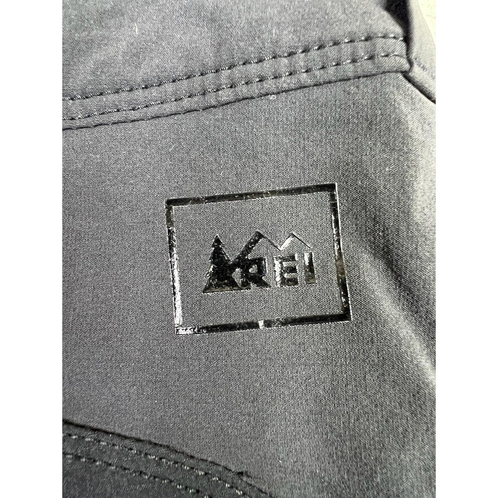 REI Shorts Womens 10 Black Hiking Nylon Stretch Zip Pocket Outdoor Performance - Picture 3 of 13